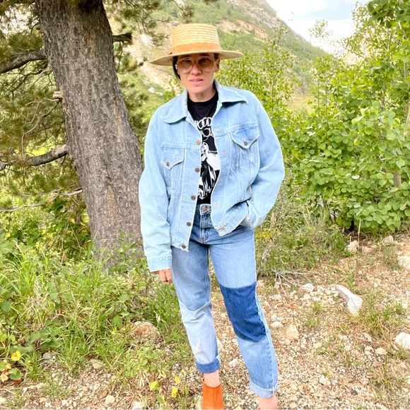 Retro Y2K Light Wash Denim Trucker Jacket - Picture 2 of 5